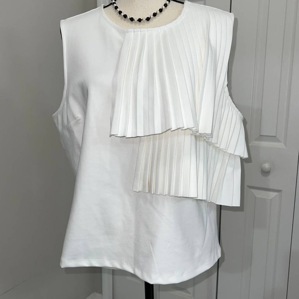 Tahari Cream Tank Top With Ruffle pleated front detail  - XL NWT